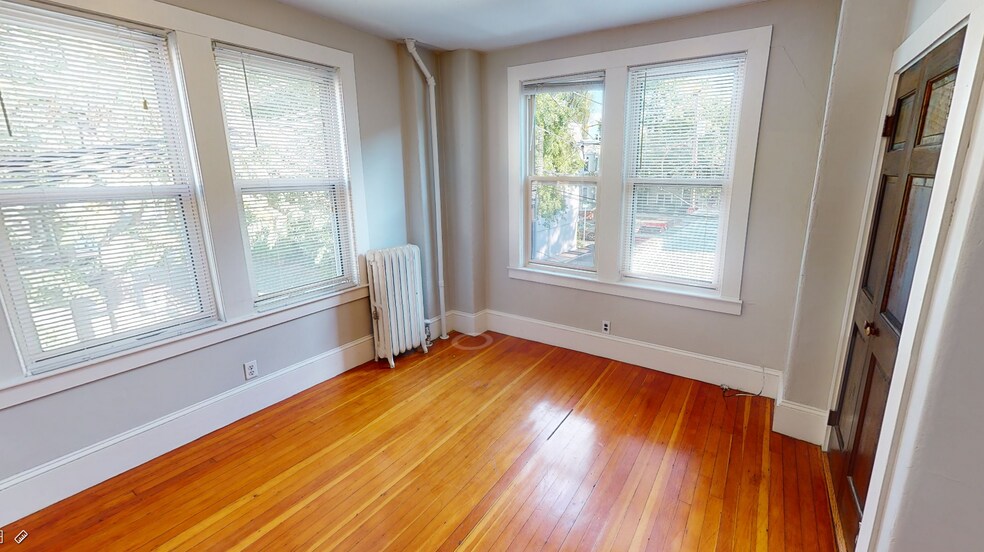 Building Photo - 5 Elmer St