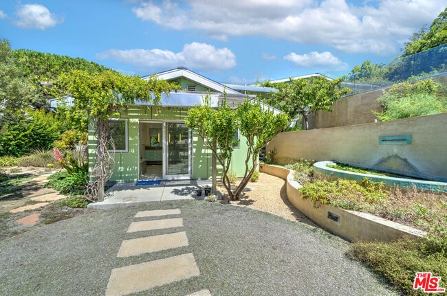 Building Photo - 6000 Philip Ave