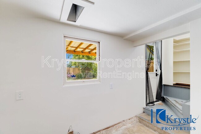 Building Photo - 1616 Fern Pl