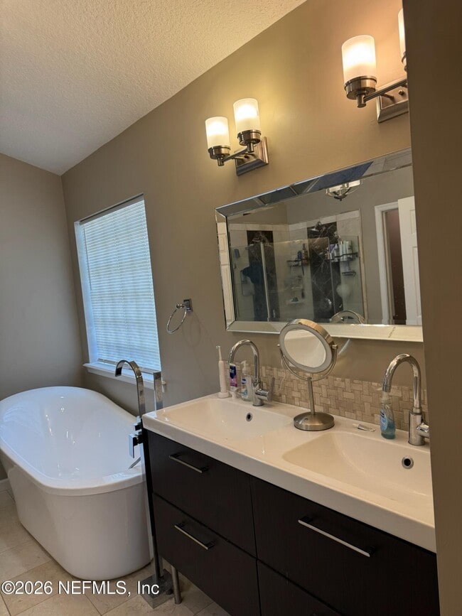 Building Photo - 1220 Cunningham Creek Dr