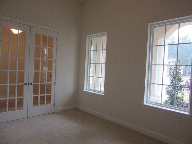 Building Photo - Beautiful 4B/3B plus office single family ...
