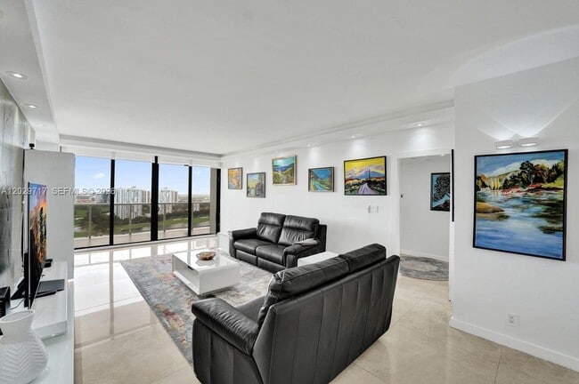 Building Photo - 20281 E Country Club Dr