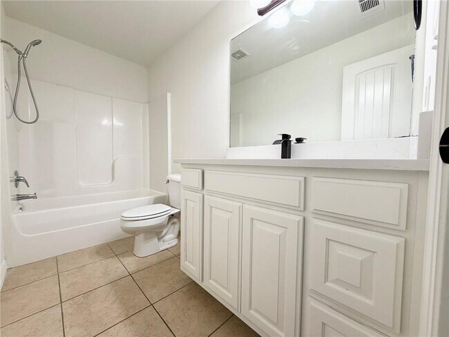 Building Photo - 2912 S D Pl