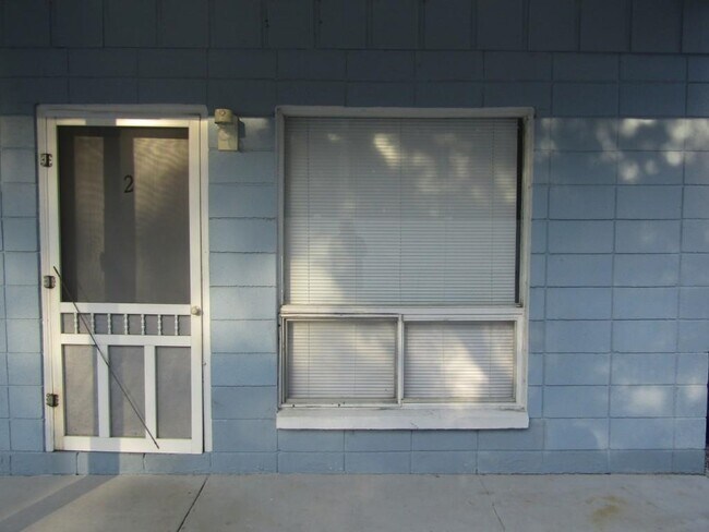 Building Photo - 2008 Hillside Dr S