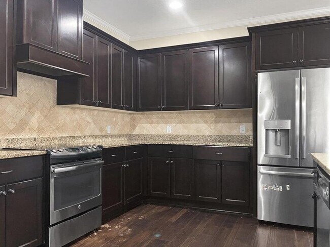 Building Photo - 8614 Crenshaw Dr