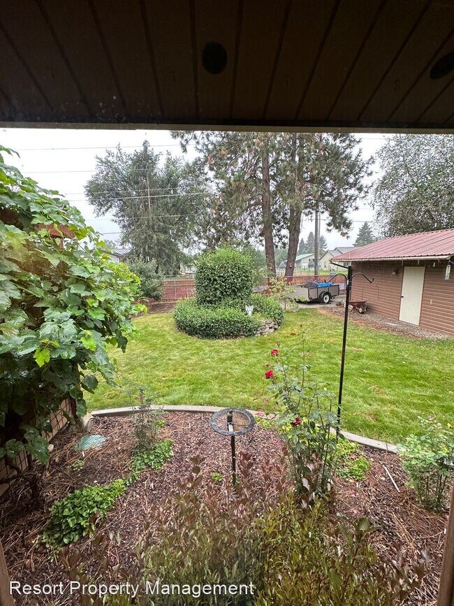 Building Photo - 3 br, 2 bath House - 910 E Loch Maree Dr