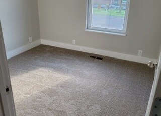Building Photo - 348 Kingview Dr