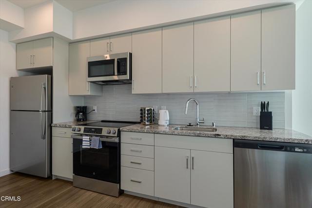 Building Photo - 18900 Parthenia St