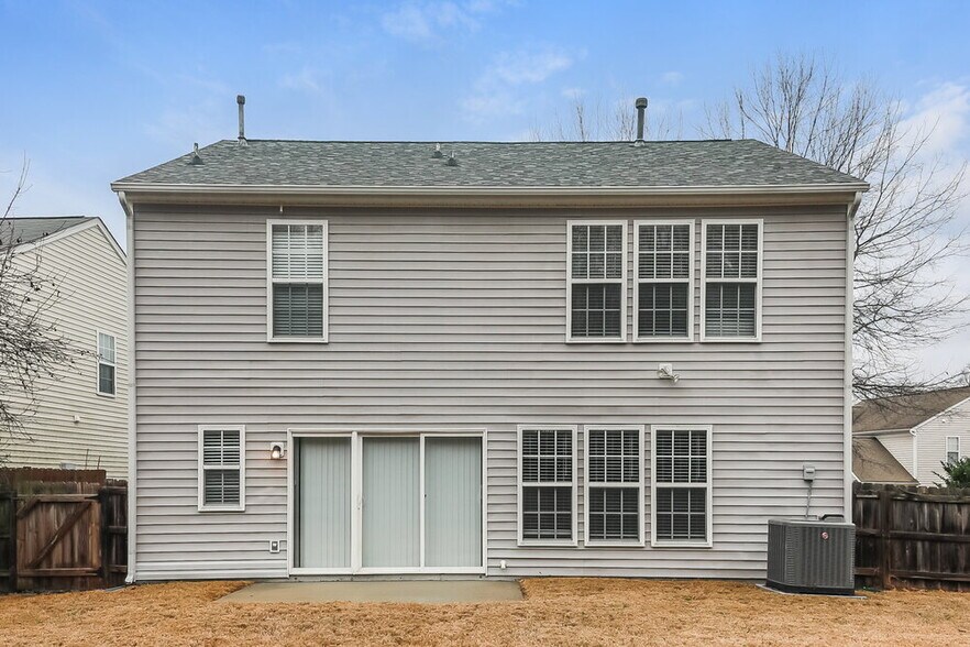 Building Photo - 5150 Wetlands Dr