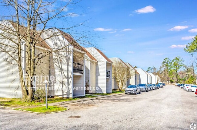 Building Photo - 2235 Sedgwick St