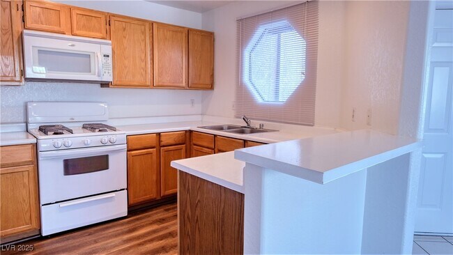 Building Photo - 5066 S Rainbow Blvd