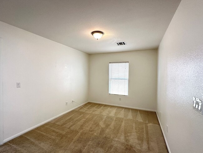 Building Photo - 560 Playa Linda Pl