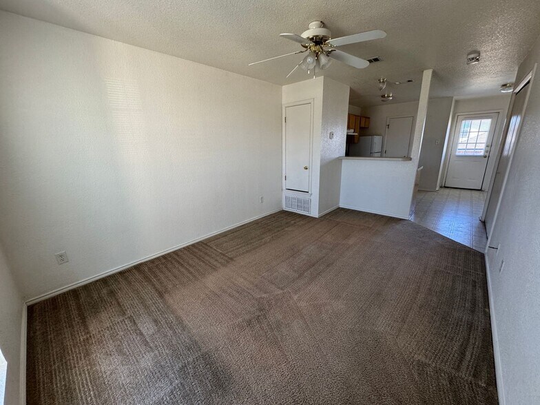 Building Photo - 4405 Abigail Dr