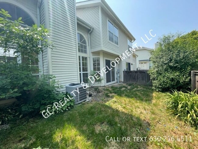 Building Photo - 730 Sturnbridge Ln