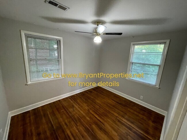 Building Photo - 1915-B Sweetbriar Ave - Nashville, TN 37212
