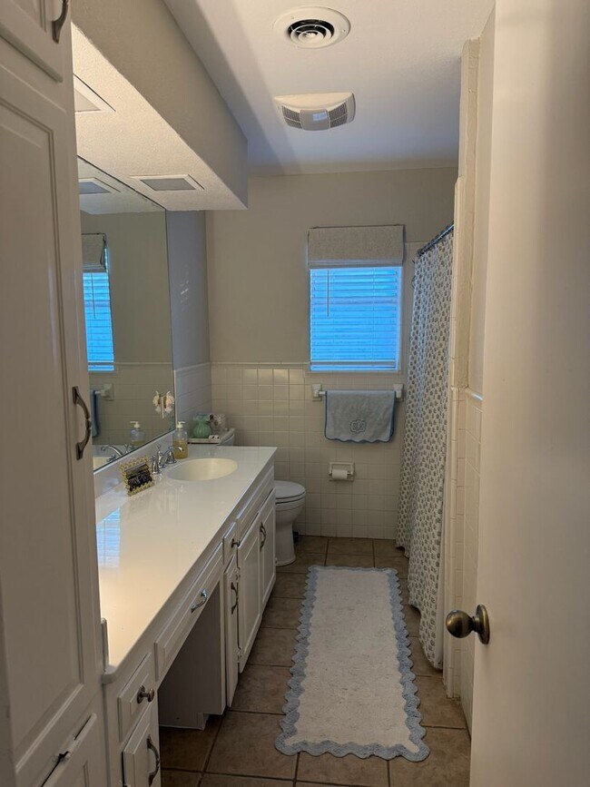 Building Photo - Overton Park home for Lease