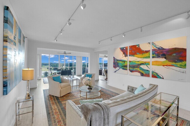 Building Photo - 4114 W Palm Aire Dr