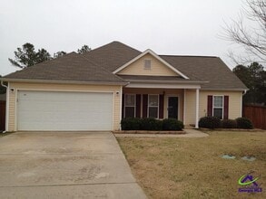 Building Photo - 304 Longhorn Trail
