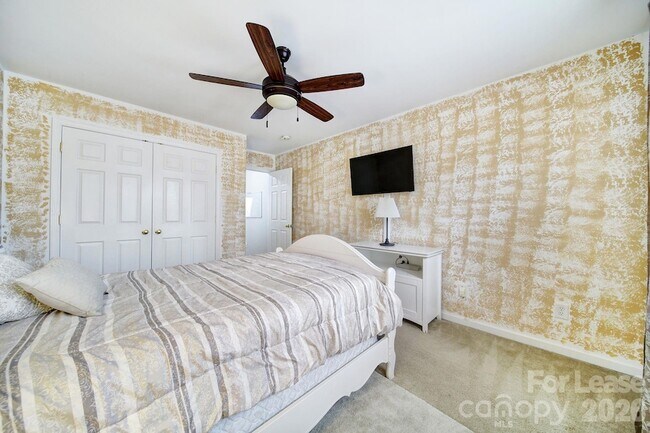 Building Photo - 12252 Stratfield Pl Cir