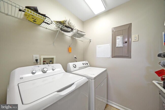 Building Photo - 249 Flagstone Rd