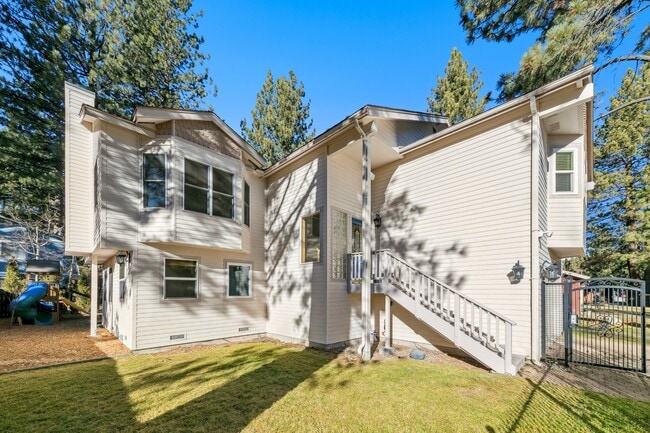 Building Photo - 926 Tanglewood Dr