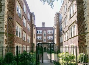Building Photo - 7340 N Damen Ave