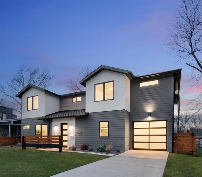 Building Photo - 2610 Nottingham Ln