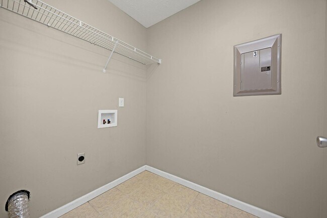 Building Photo - 6636 S Wilson Rd