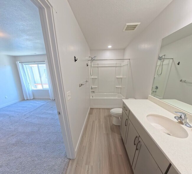 Building Photo - Lexington Townhome - Orem