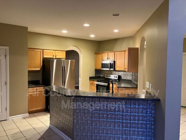 Building Photo - 8038 Mary Alice Way