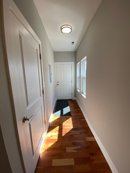 Building Photo - 3633 W Palmer St