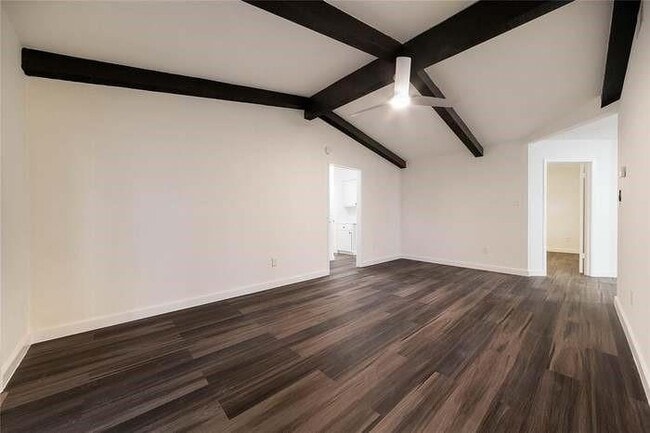 Building Photo - 5535 Pine Pl