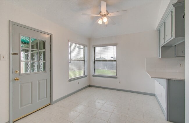 Building Photo - 2538 Knights Cir