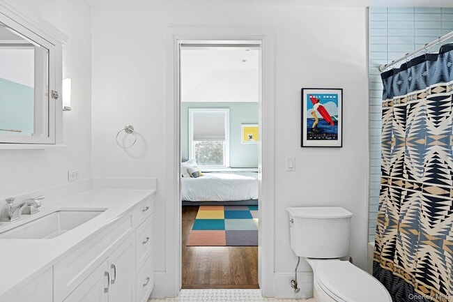 Building Photo - 134A Montauk Hwy