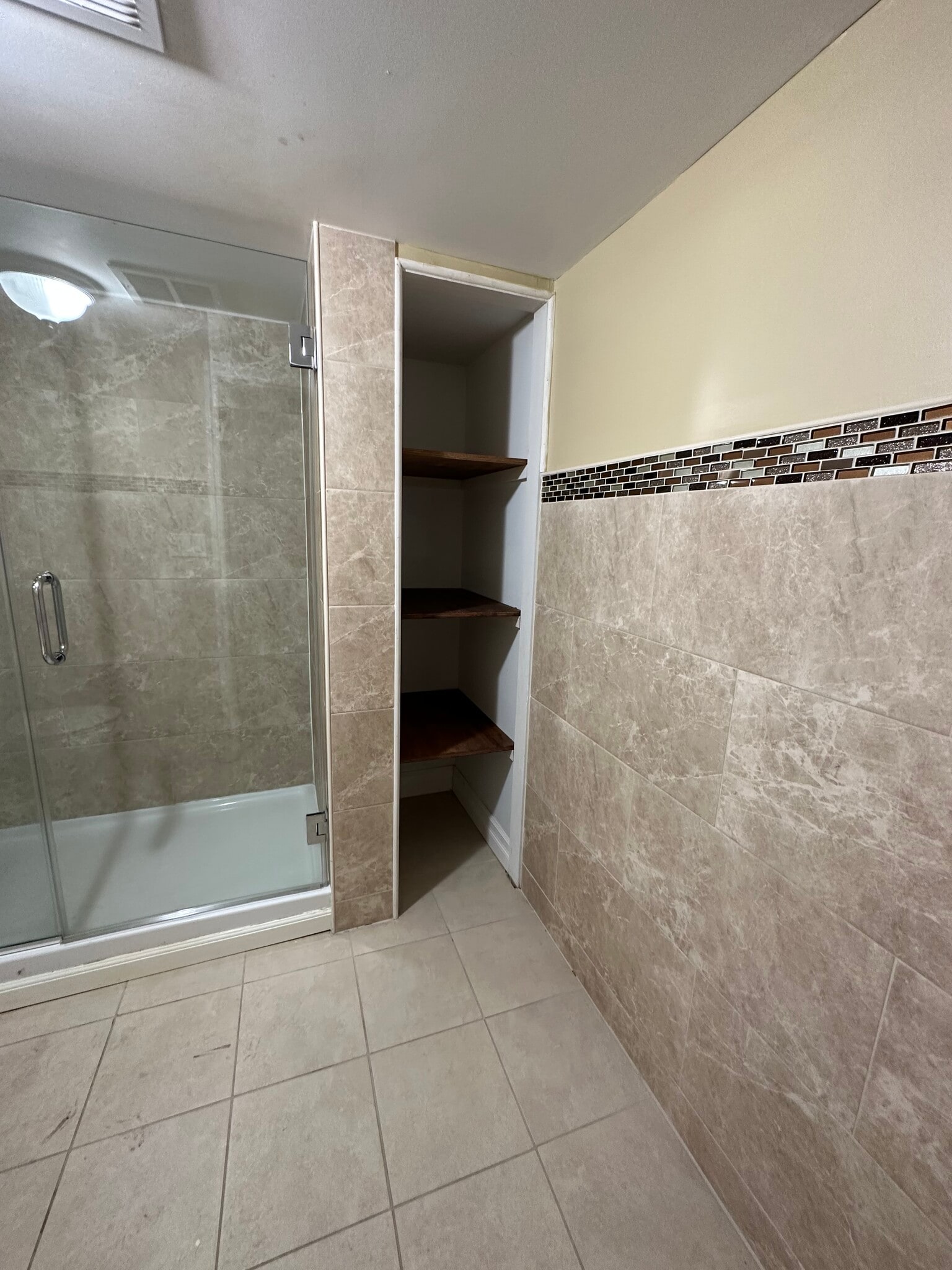 Spacious bathroom with storage shelves - 62 E Centennial Ave