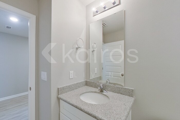 Building Photo - 4758 Malay Cir