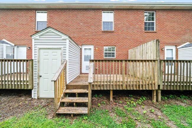 Building Photo - 3838 Jockey Dr