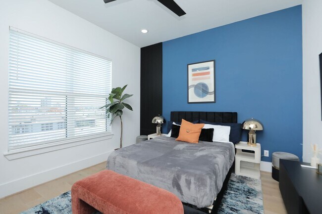 Building Photo - For Lease | 3 Bed, 3.5 Bath | 2,610 Sq Ft | Westheimer Estates |