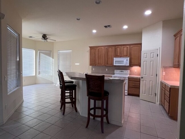 Building Photo - Laughlin Ranch 3 Bedroom