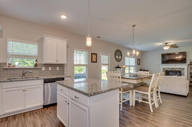 Building Photo - 108 Adelle Ct