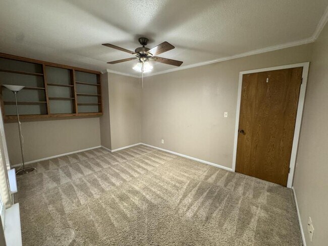 Building Photo - 104 Ridgewood Dr