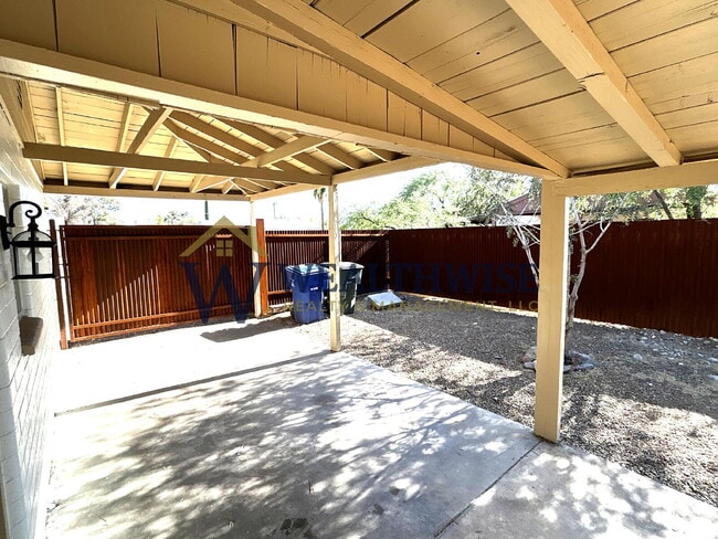 Building Photo - Freshly Remodeled 3 Bedroom 2 Bath Home for Rent 4641 E 13th Street Unit A,Tucson, AZ 85711 $1,49...