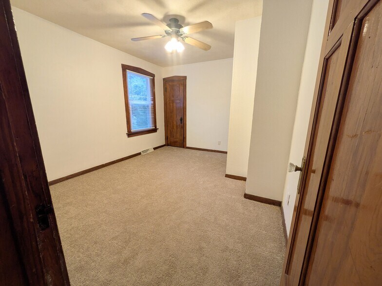 Bedroom 2 - 118 Harding Ave
