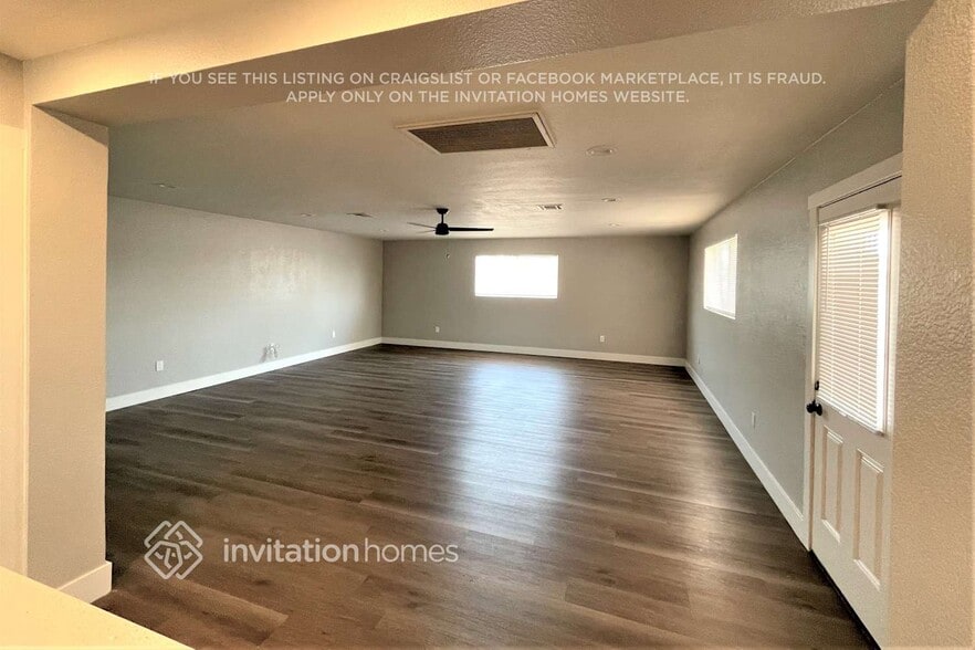 Building Photo - 856 E 9th Ave