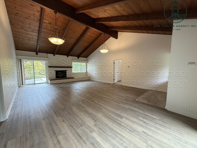 Building Photo - Remodeled Three Bedroom Upper Hatton Fields Home