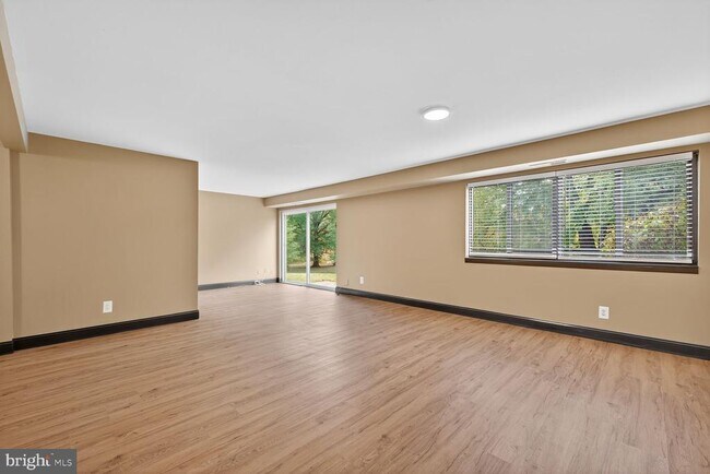 Building Photo - 10116 Little Pond Pl