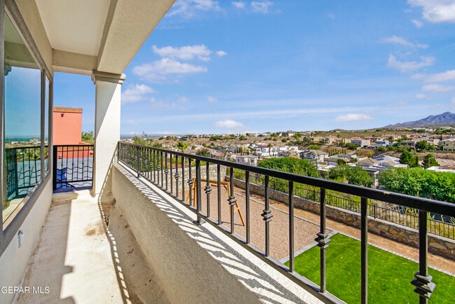 Building Photo - 6489 Calle Placido Dr