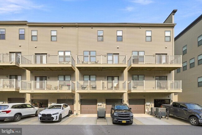 Building Photo - 44824 Tiverton Sq