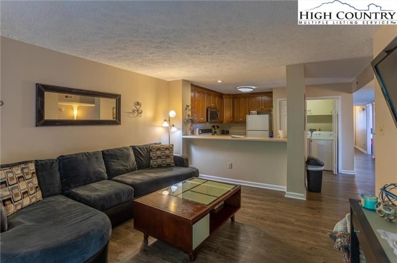 Primary Photo - 800 Meadowview Dr