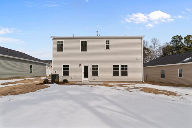 Building Photo - 4 Bedroom/3 Bath Sanford